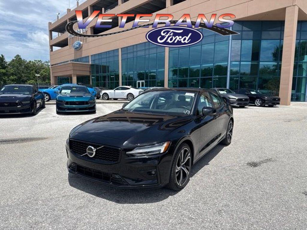 2024 VOLVO S60