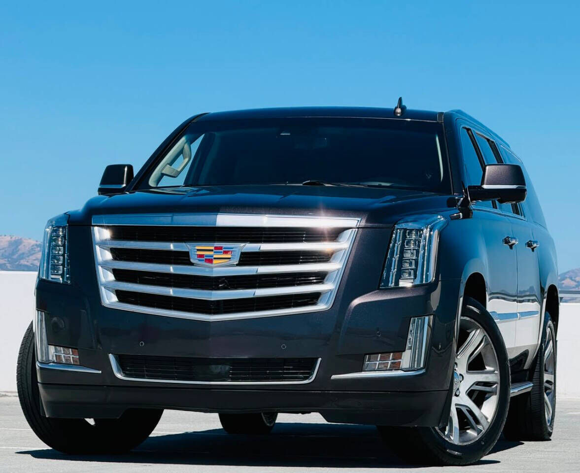 2017 CADILLAC Escalade ESV