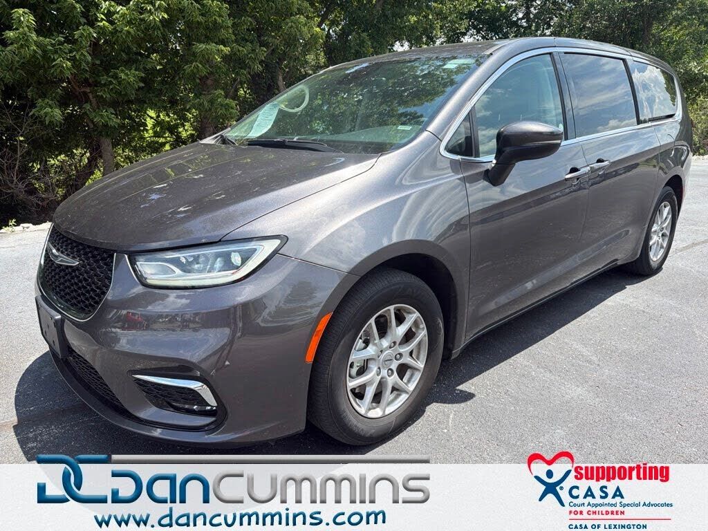 2023 CHRYSLER Pacifica