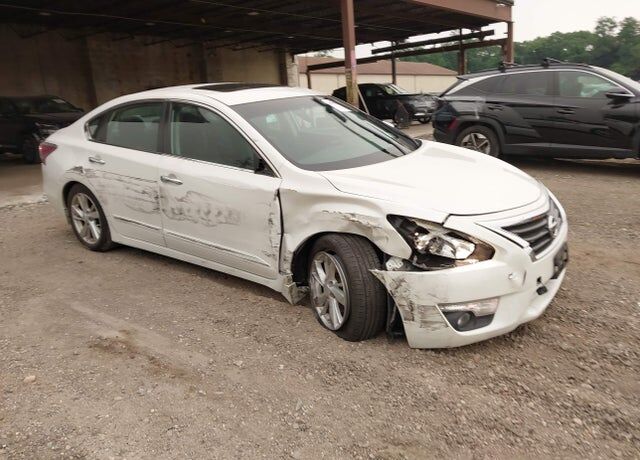 2015 NISSAN Altima