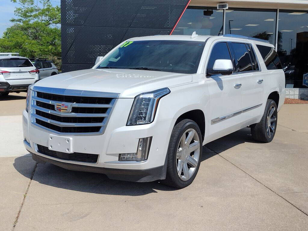 2017 CADILLAC Escalade ESV