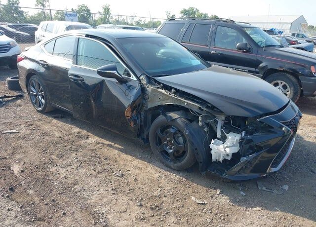 2019 LEXUS ES