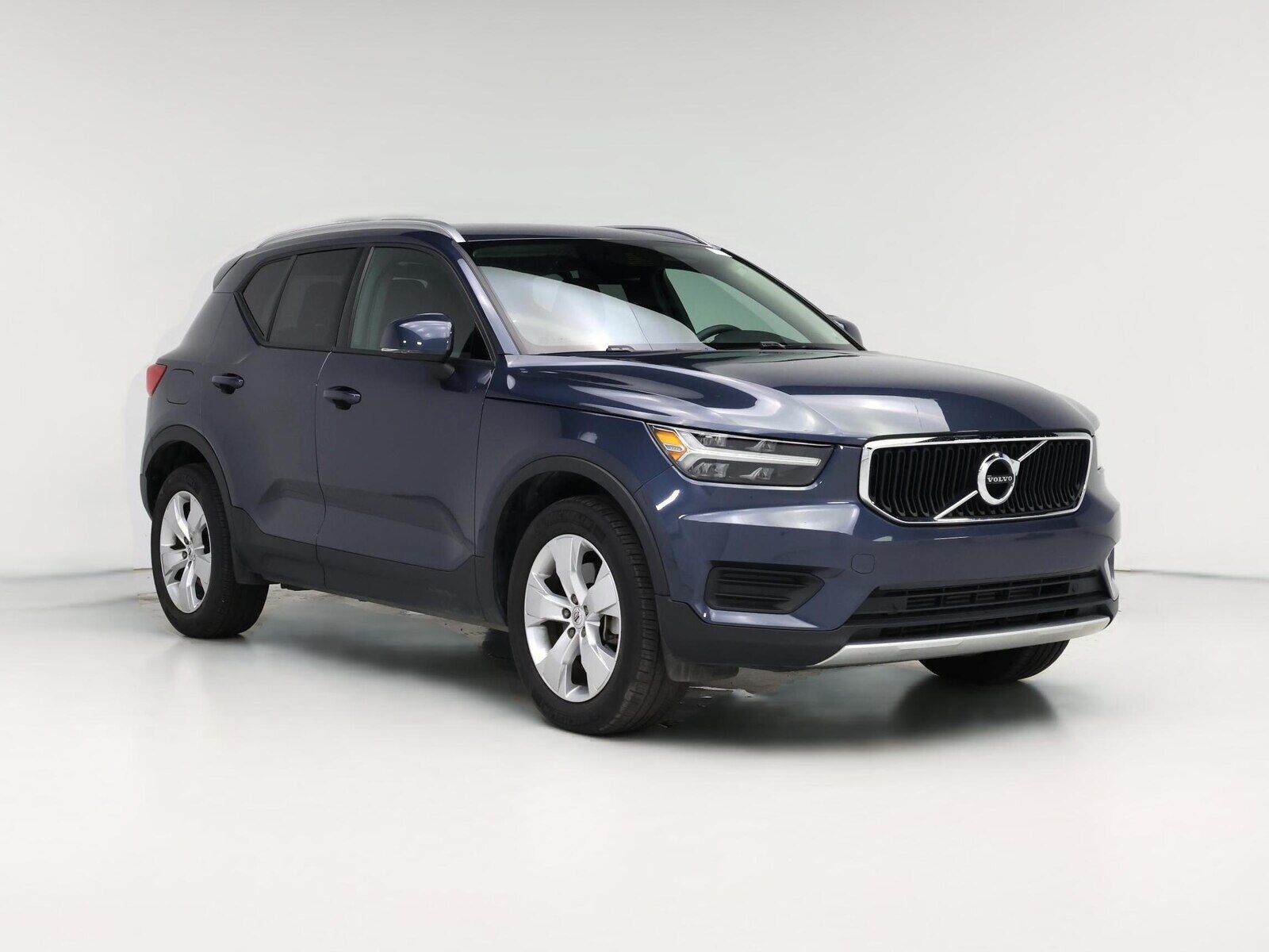2022 VOLVO XC40