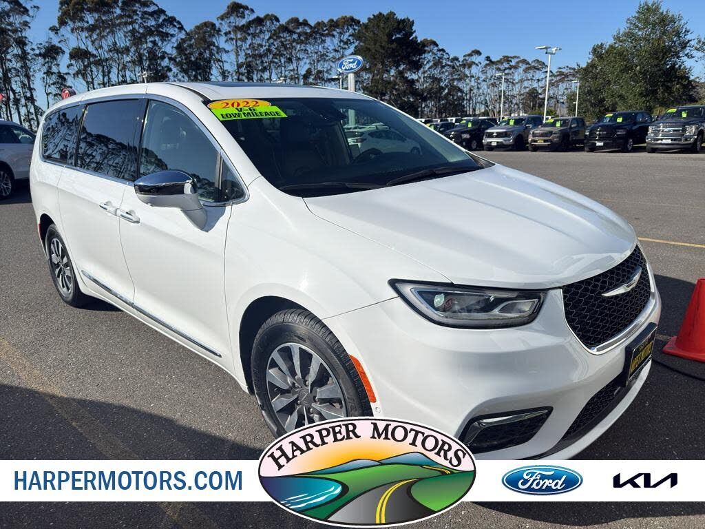 2022 CHRYSLER Pacifica