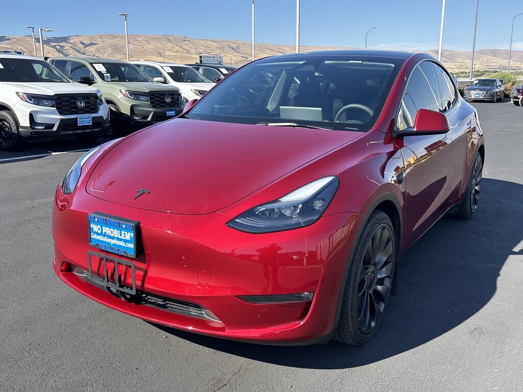 2024 TESLA Model Y