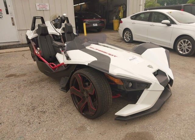 2016 SLINGSHOT Slingshot SL