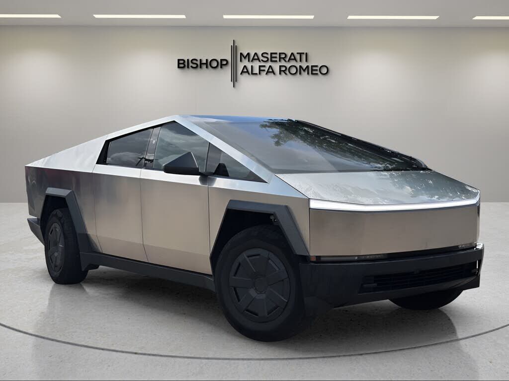 2025 TESLA Cybertruck