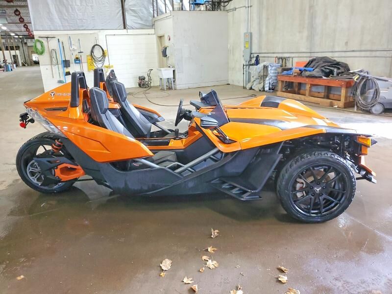 2015 SLINGSHOT Slingshot SL