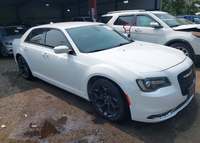 2019 CHRYSLER 300