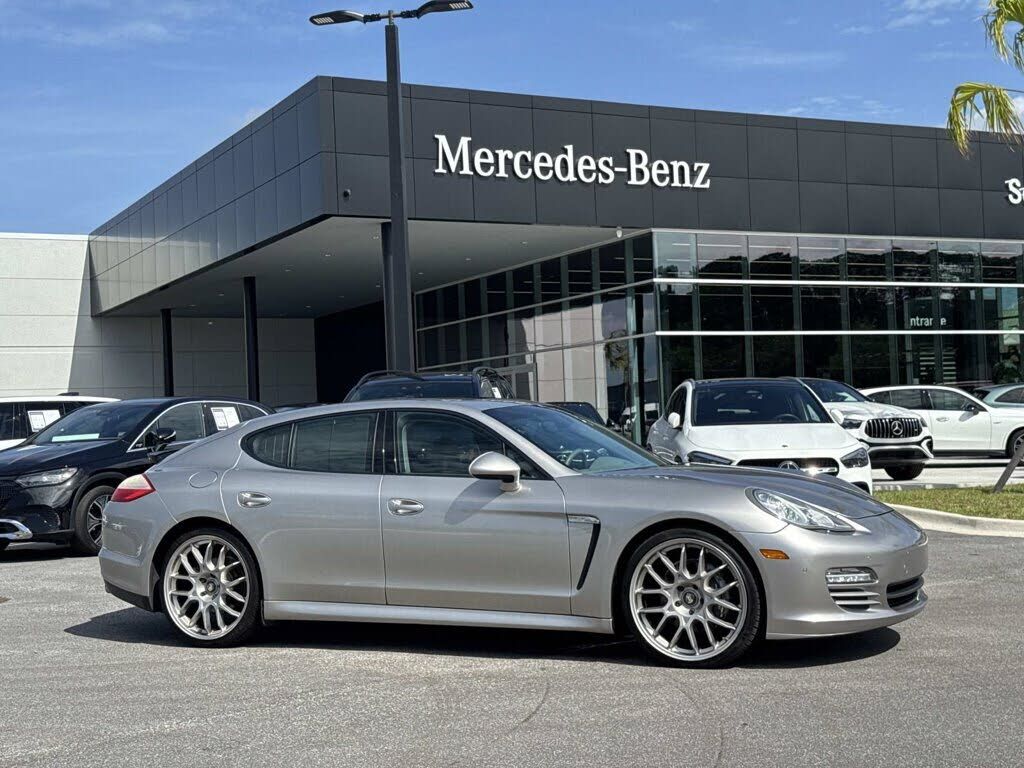 2013 PORSCHE Panamera
