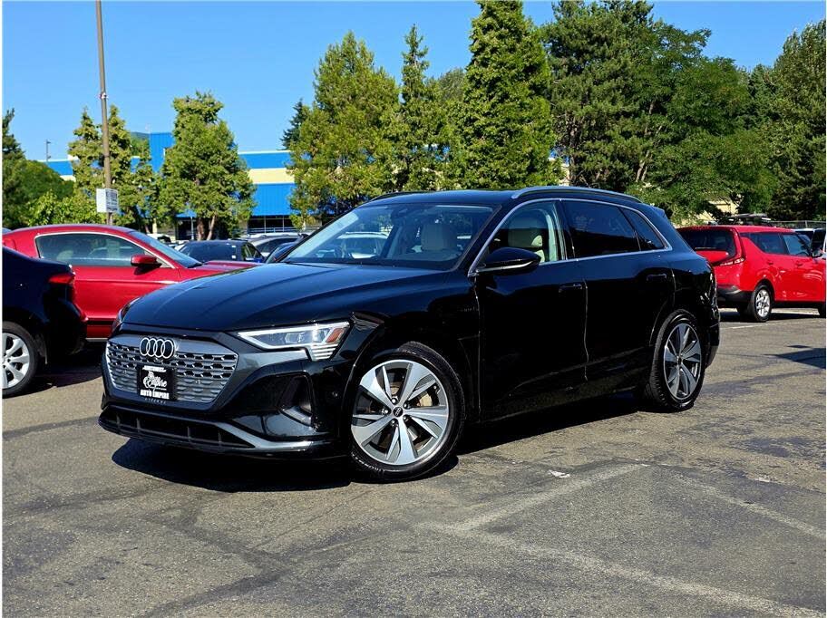 2024 AUDI Q8