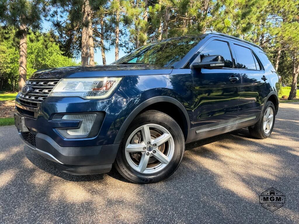 2017 FORD Explorer
