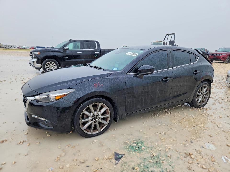 2018 MAZDA Mazda3
