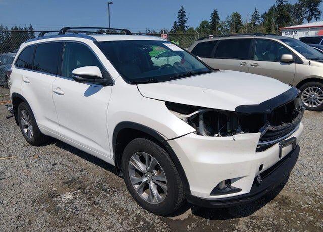 2015 TOYOTA Highlander