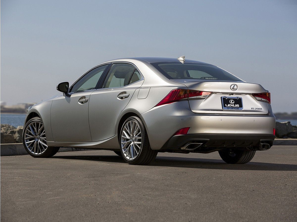 2018 LEXUS IS