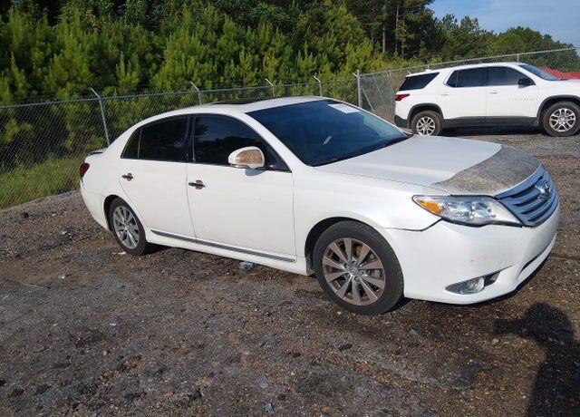 2012 TOYOTA Avalon