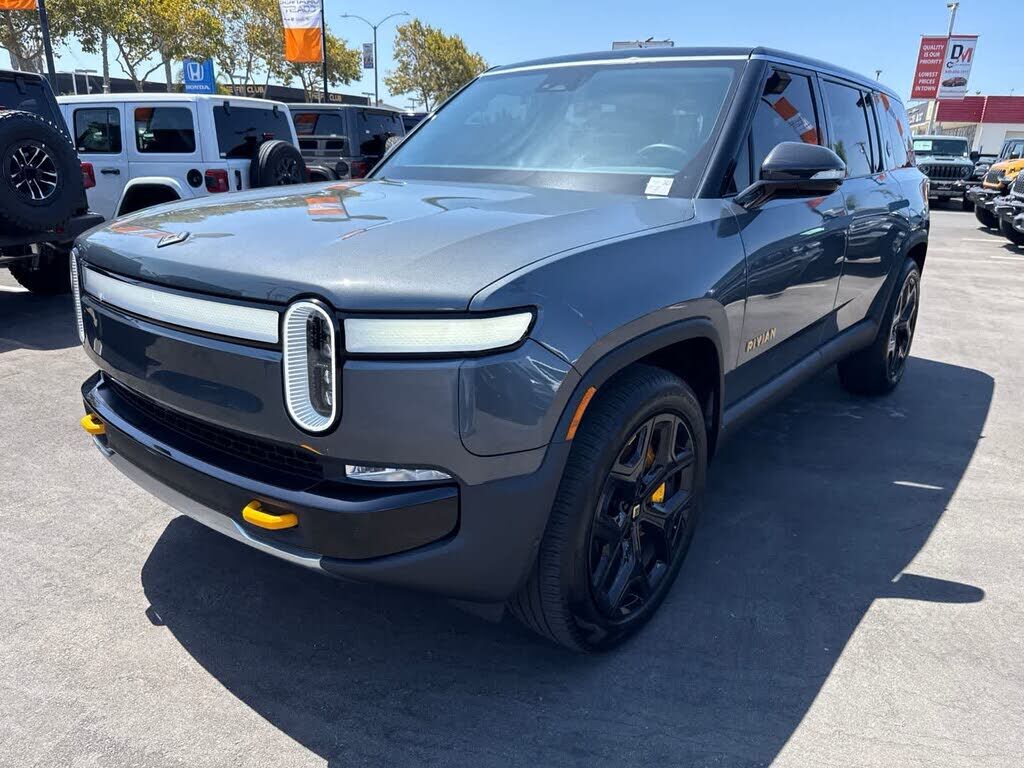 2023 RIVIAN R1S
