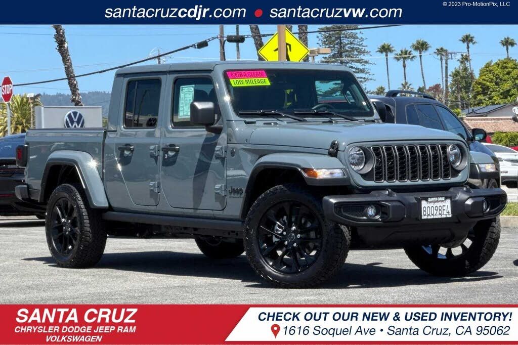 2025 JEEP Gladiator