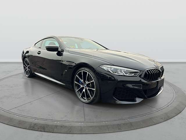 2022 BMW M8