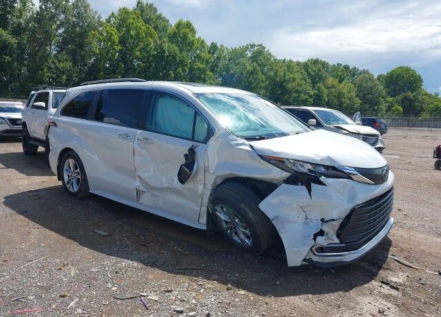 2023 TOYOTA Sienna