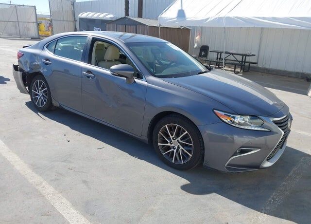 2016 LEXUS ES