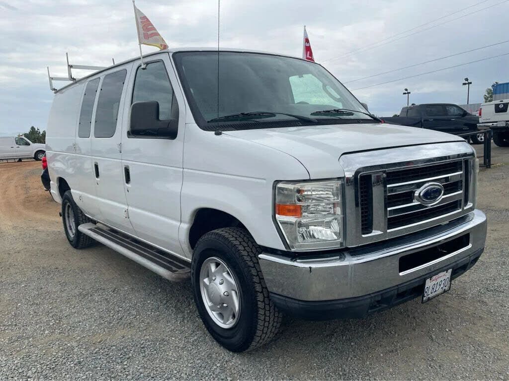 2013 FORD E-250