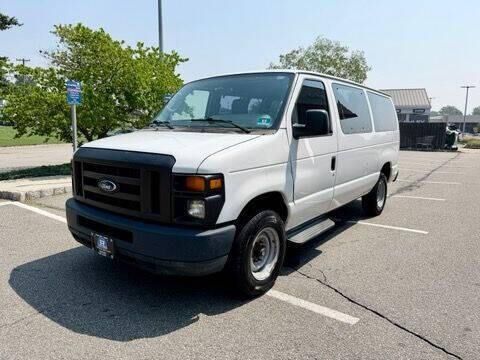 2012 FORD E-350