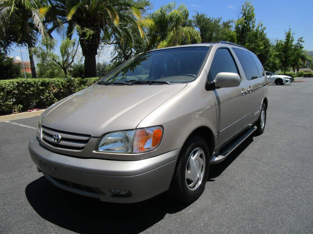 2002 TOYOTA Sienna
