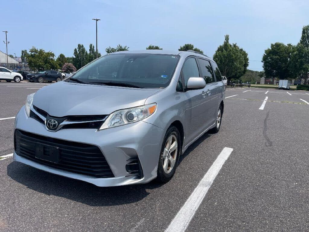 2018 TOYOTA Sienna