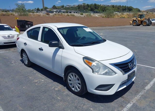 2015 NISSAN Versa