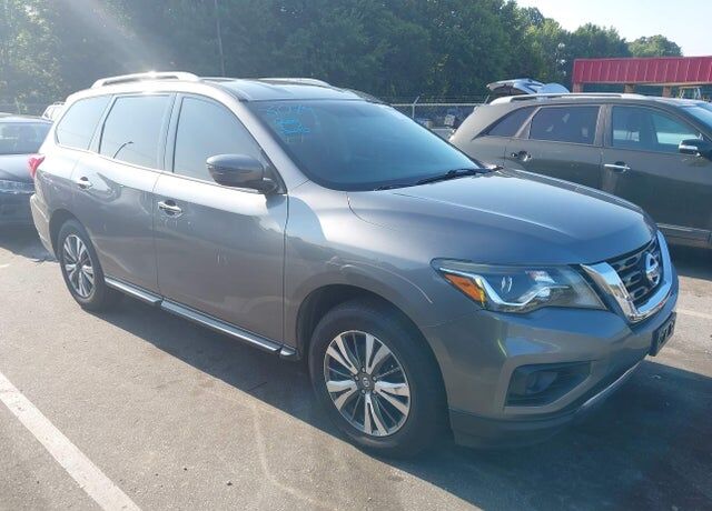 2017 NISSAN Pathfinder