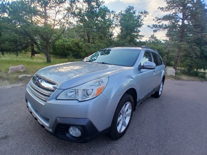 2014 SUBARU Outback