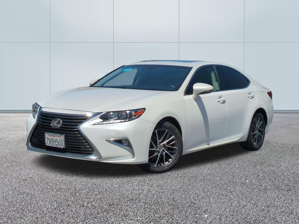 2017 LEXUS ES
