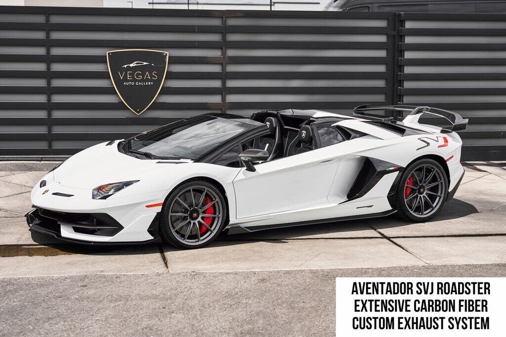 2021 LAMBORGHINI Aventador