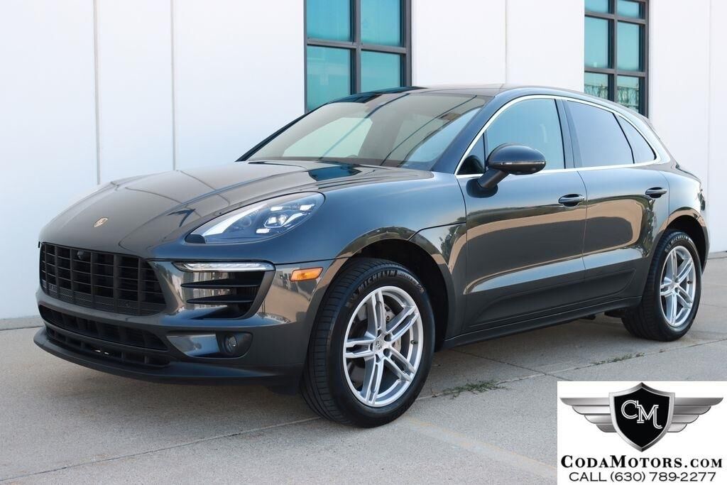 2017 PORSCHE Macan