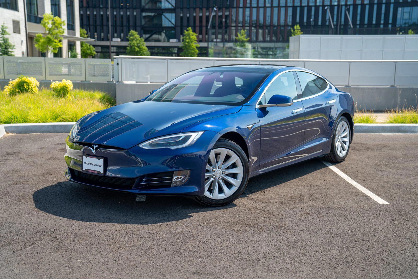 2017 TESLA Model S