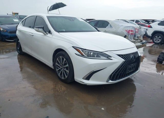2022 LEXUS ES