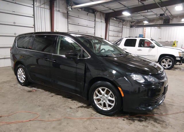 2020 CHRYSLER Voyager