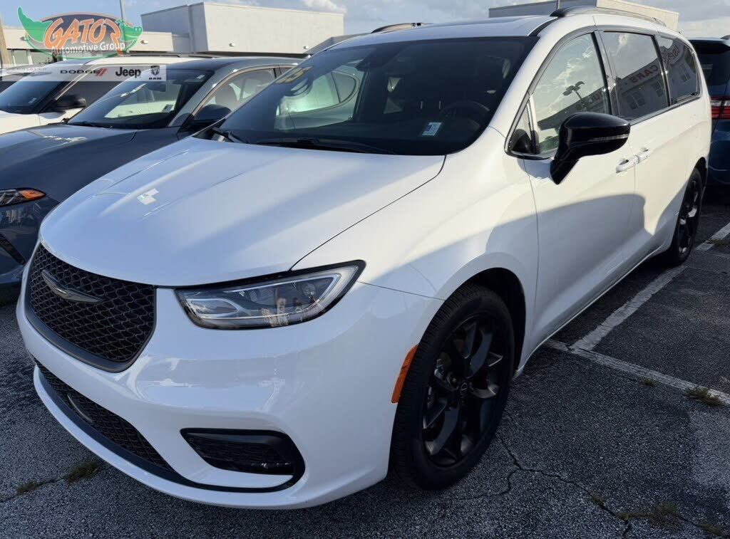 2025 CHRYSLER Pacifica