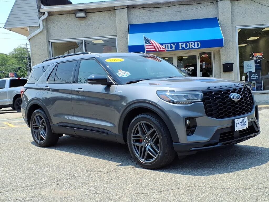2025 FORD Explorer