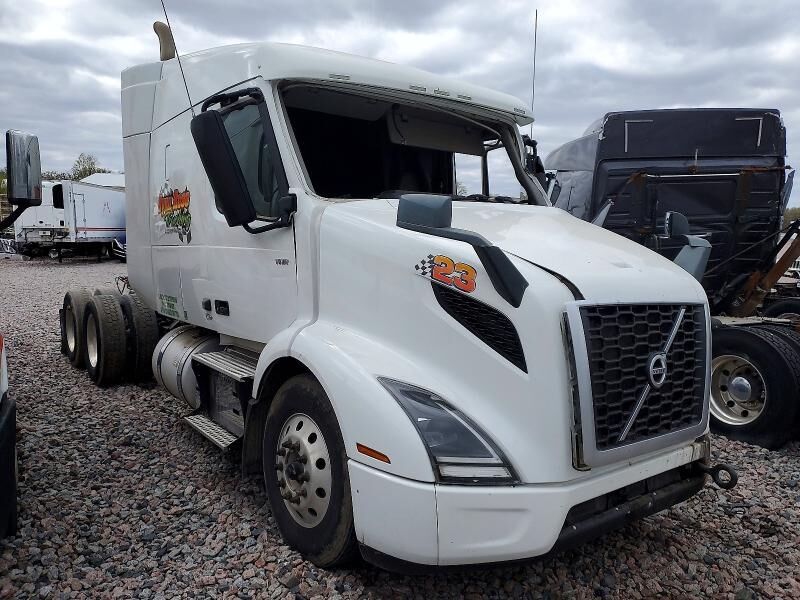 2020 VOLVO TRUCK VNR
