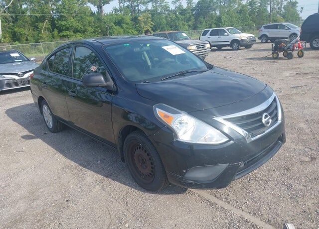 2015 NISSAN Versa