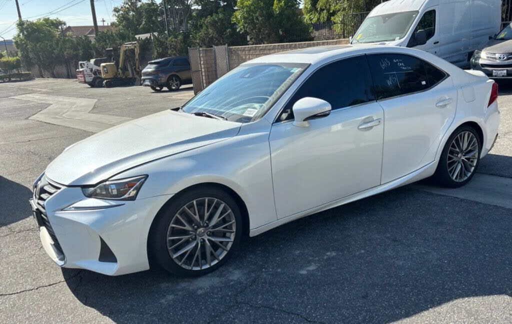 2017 LEXUS IS