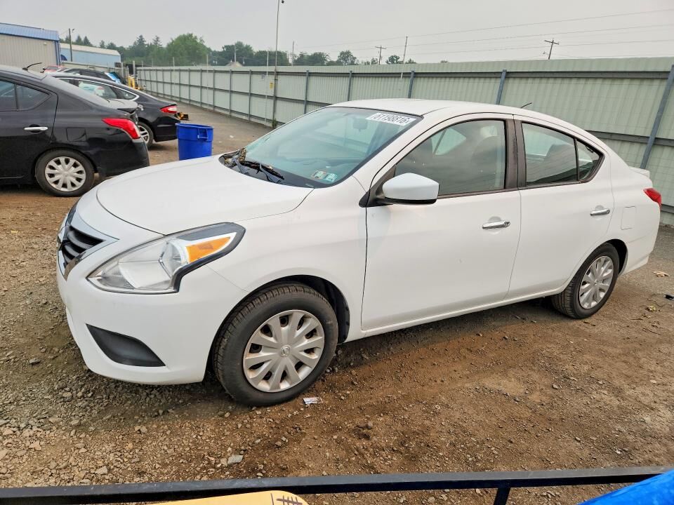 2017 NISSAN Versa