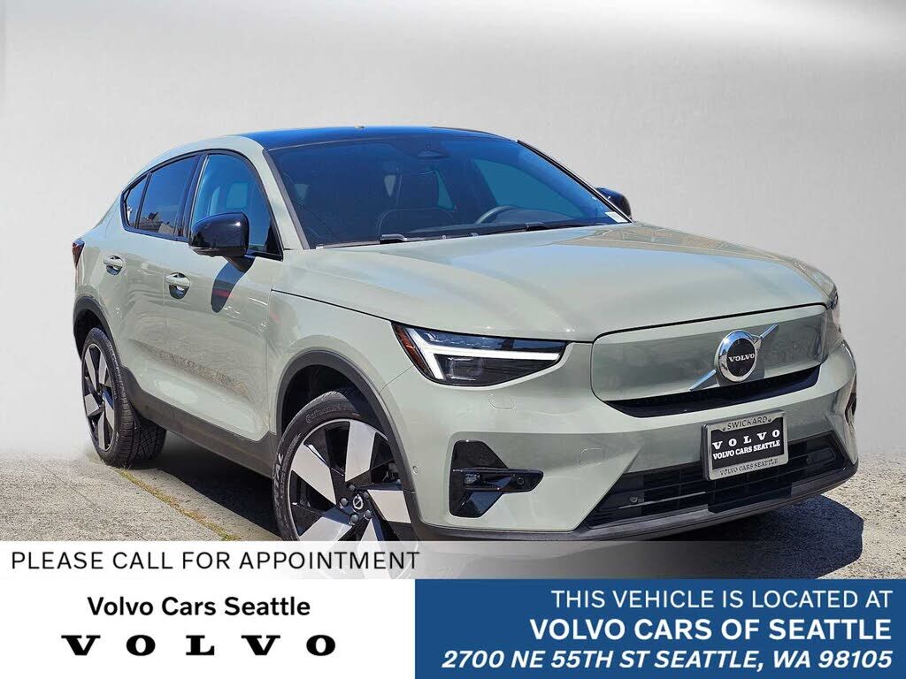 2023 VOLVO C40