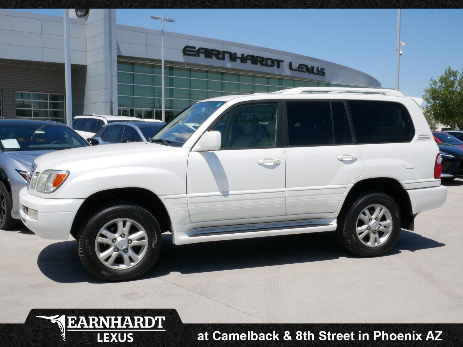 2004 LEXUS LX