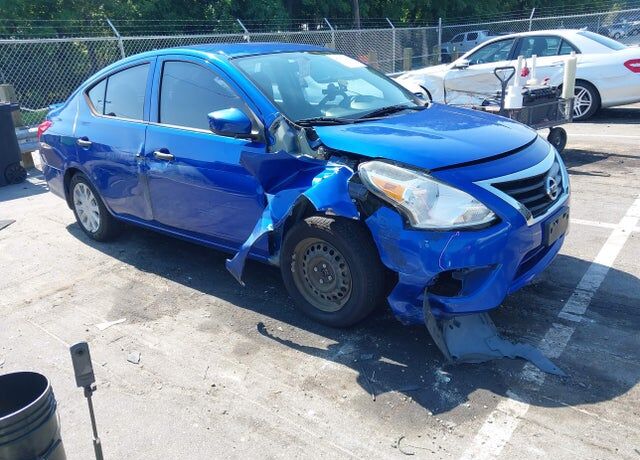 2016 NISSAN Versa