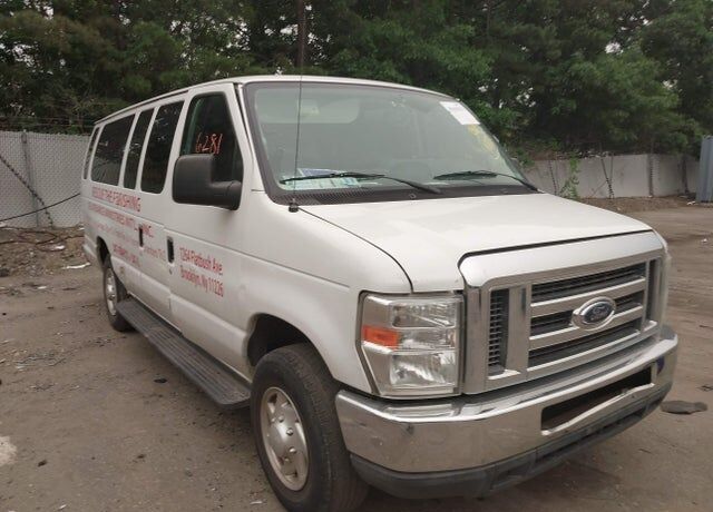 2011 FORD E-350
