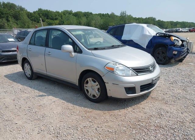 2010 NISSAN Versa