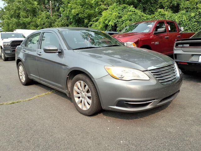 2013 CHRYSLER 200